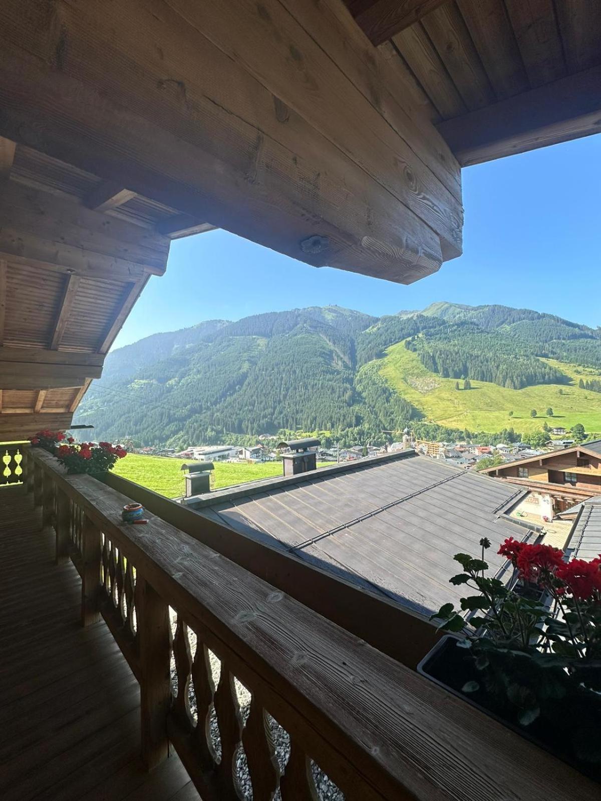 Sportpension Enzian Saalbach-Hinterglemm Exterior photo